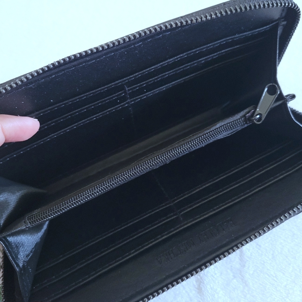 Badgley Mischka Black🖤 Debossed Logo Wallet - NWT - Picture 13 of 16